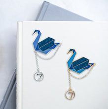 Load image into Gallery viewer, Black Swan Enamel Pin